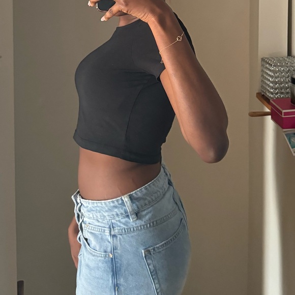 ASOS DESIGN - Short Sleeve Fitted Crop Top | M - Picture 3 of 3